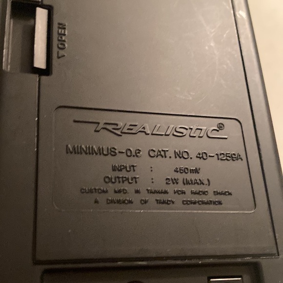 Vtg Realistic Radio Shack Minimus 0.6 Set of 2 Amplified Speakers #40-1259A - Picture 4 of 4